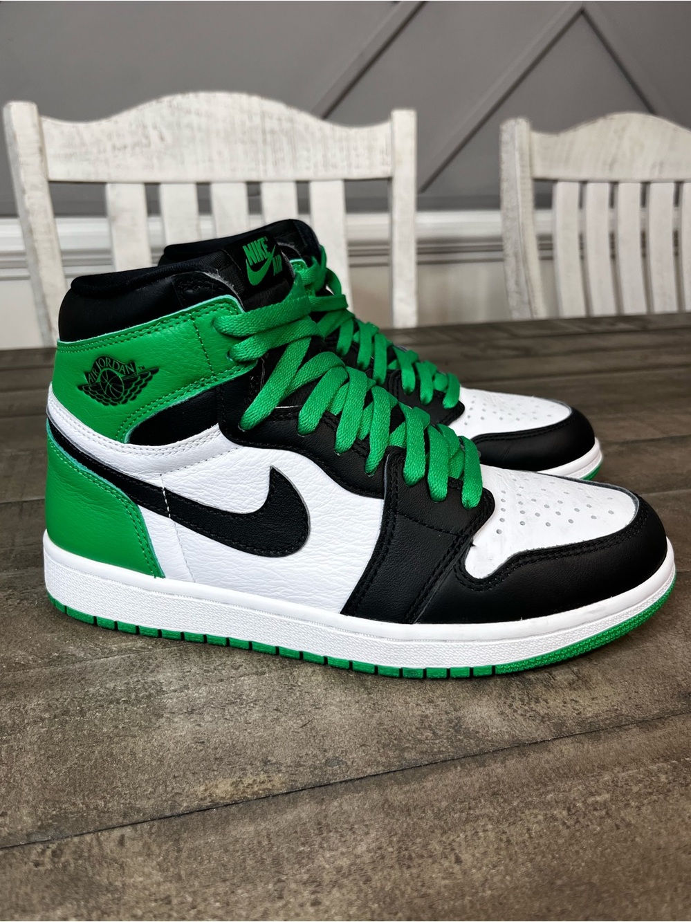Nike Air Jordan 1 Retro OG
High Lucky Green (DZ5485-031)Sz 7.5